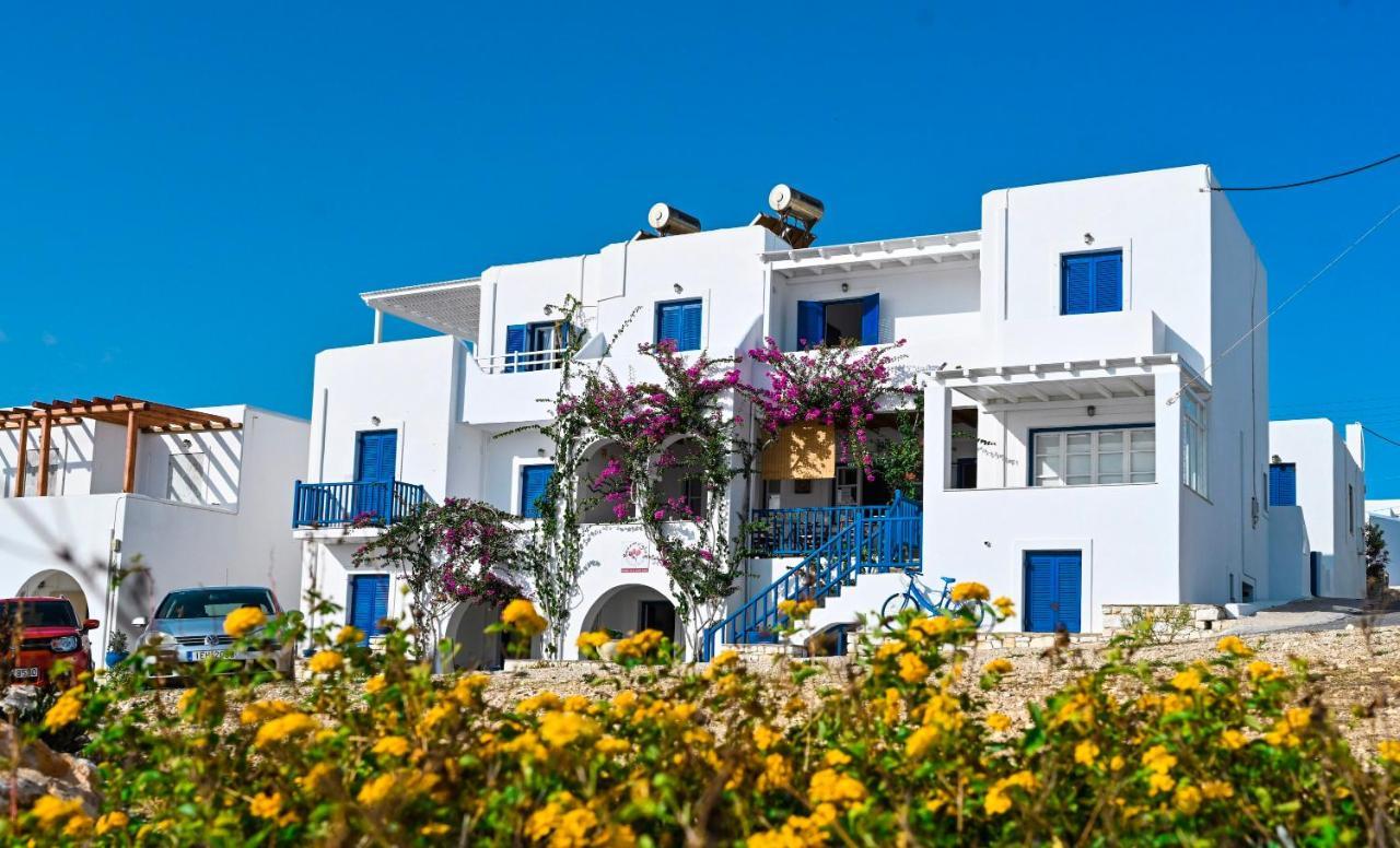 Beachfront Bocamviglies Rooms - Naoussa Bespoke View Екстериор снимка