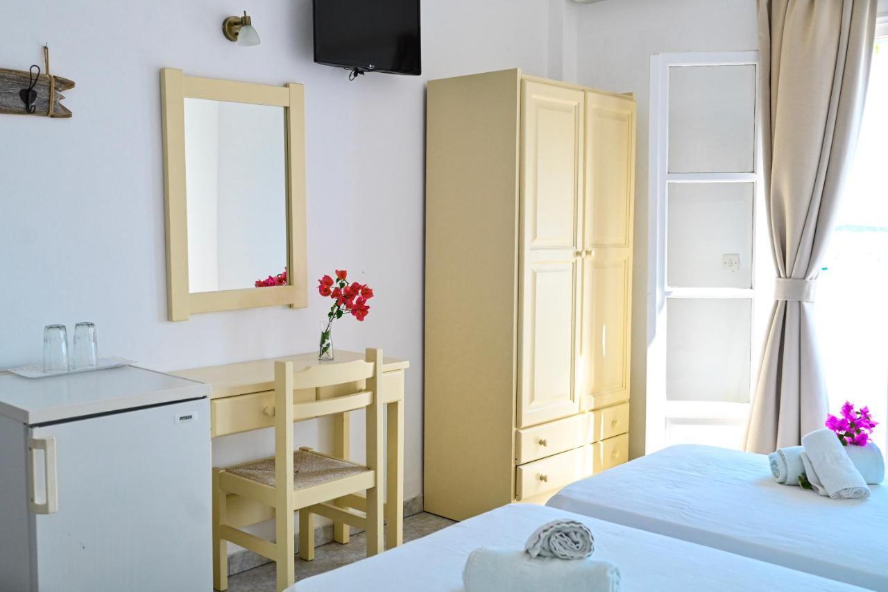 Beachfront Bocamviglies Rooms - Naoussa Bespoke View Екстериор снимка
