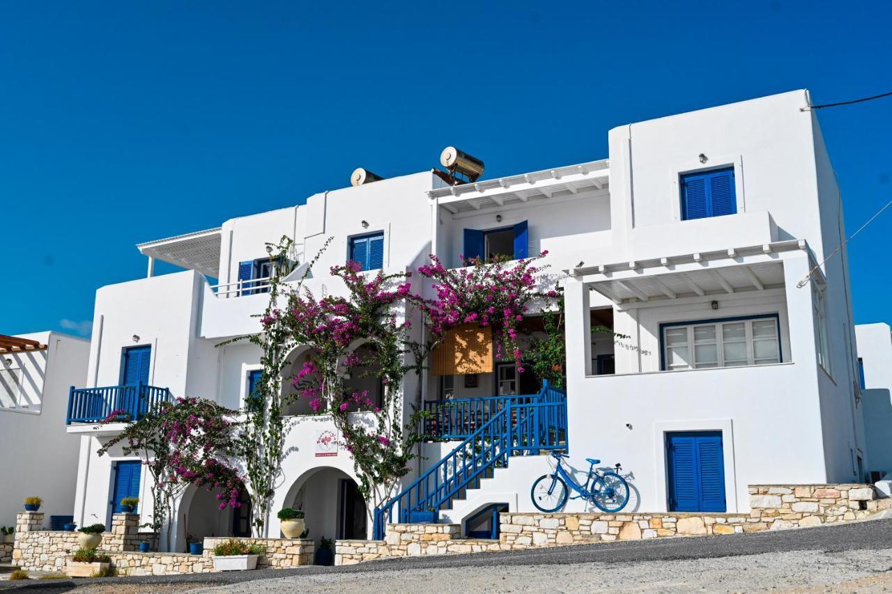 Beachfront Bocamviglies Rooms - Naoussa Bespoke View Екстериор снимка