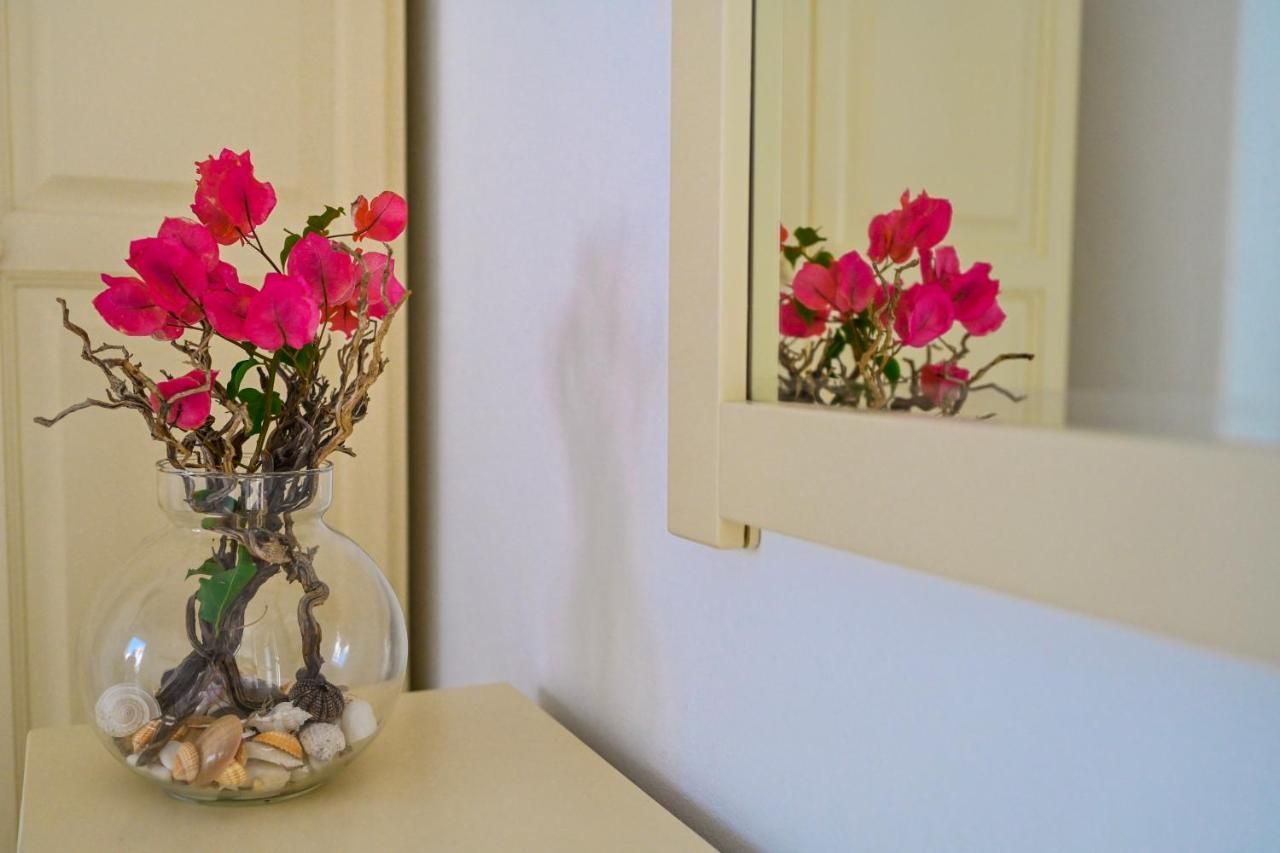 Beachfront Bocamviglies Rooms - Naoussa Bespoke View Екстериор снимка